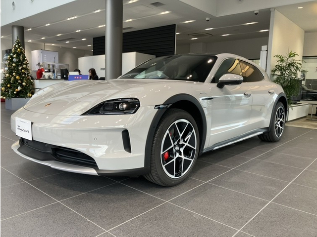 2026年式タイカン4Sクロスツーリスモ