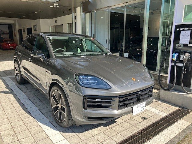 NEW　Cayenne E-Hybrid Coupe　