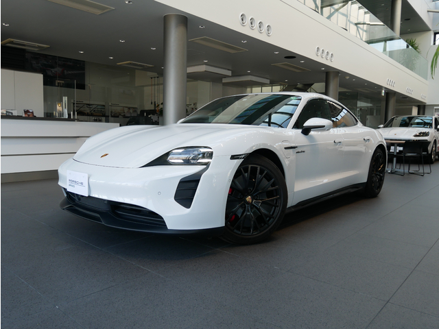 2022年式　Taycan GTS
