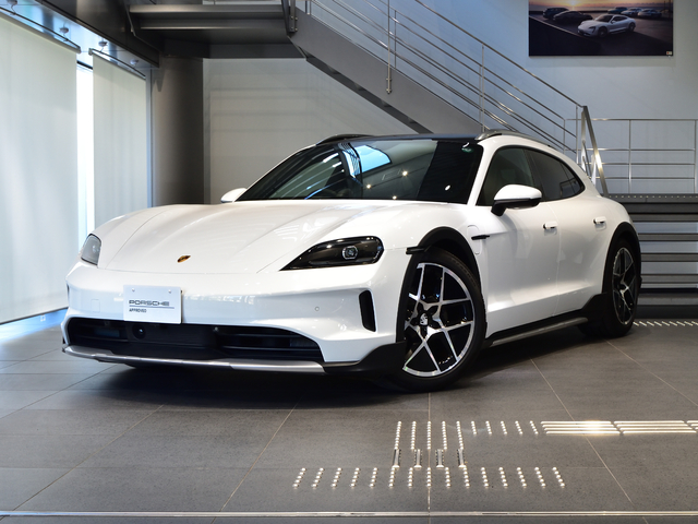 2024年式　タイカン4Cross Turismo　RHD　AT