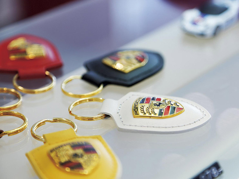 PICO様　新品Porsche キーホルダー ×2 楽天市場】【 ポルシェ 純正 即日発送 】クレスト キーホルダー