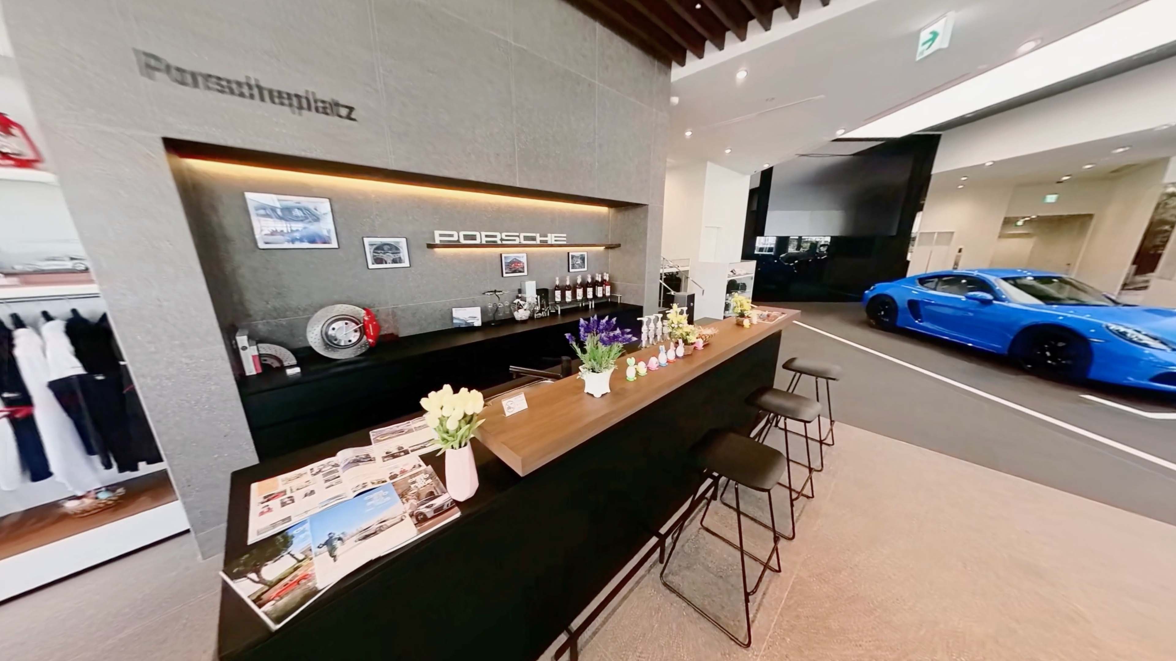 ショールーム紹介 ｜ ポルシェセンター練馬 ｜ Dr. Ing. h.c. F