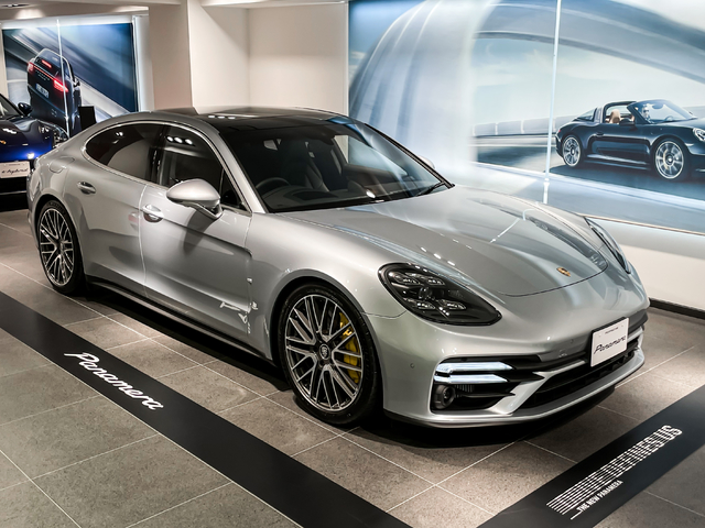 展示車両 ポルシェセンター浜田山 Dr Ing H C F ポルシェ Ag