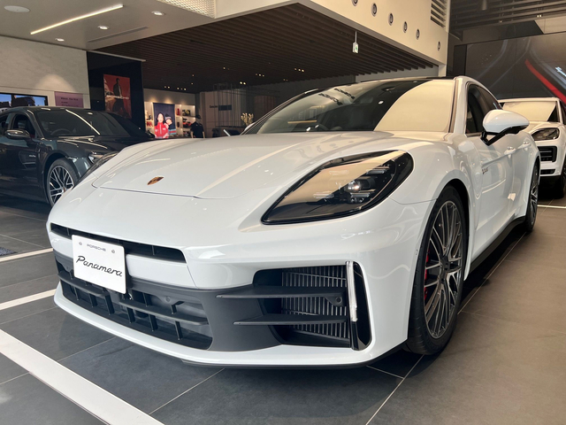 MY2025 Panamera 4S E-Hybrid