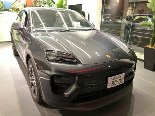 2025年式　EVマカン4S