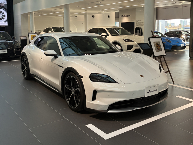 Taycan 4 Cross Turismo