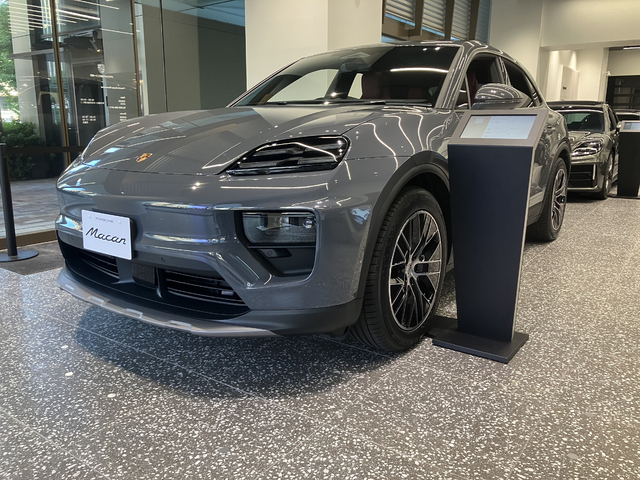 2024年式　BEVマカン　展示中