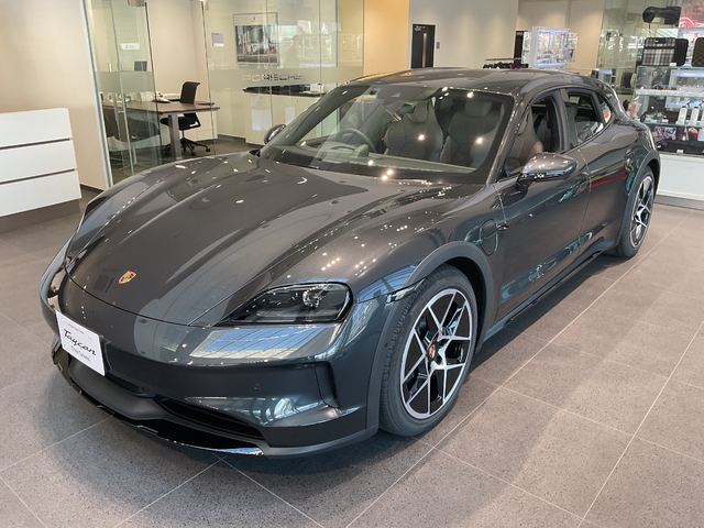 MY2026　Taycan 4 Cross Turismo