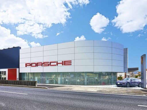 <b class="name">ポルシェセンター尾張岐阜</b><br>