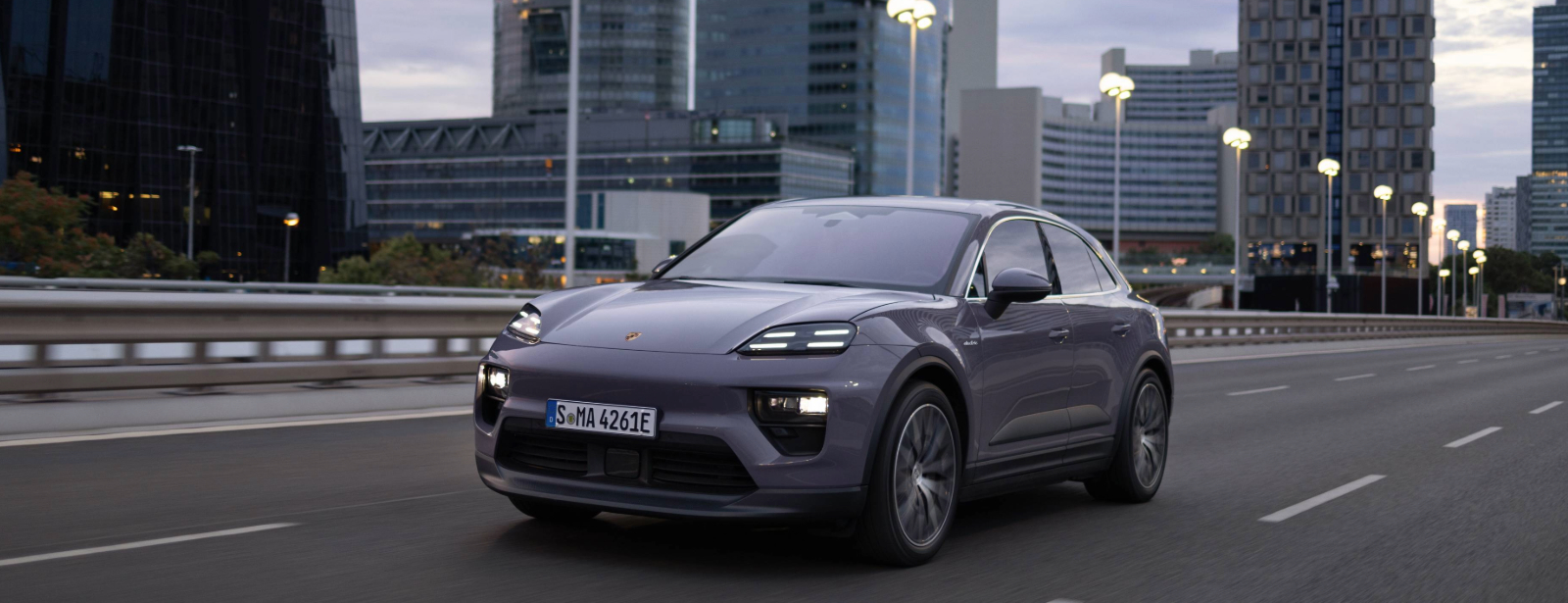 The New Macan Electric　試乗予約受付中