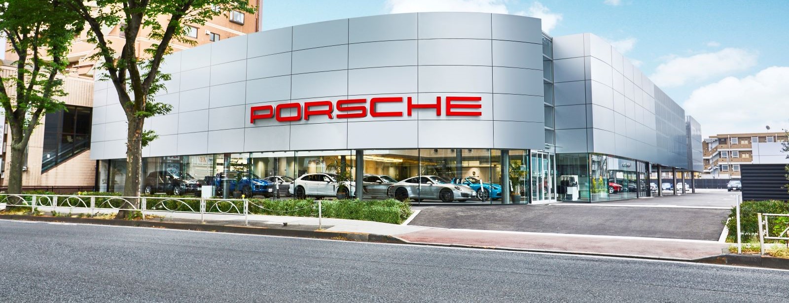 Porsche Center Chofu.