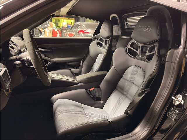 注目の認定中古車 ｜ ポルシェセンター奈良 ｜ Dr. Ing. h.c. F