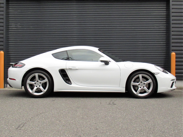 注目の認定中古車 ポルシェセンター堺 西大阪認定中古車センター Dr Ing H C F ポルシェ Ag