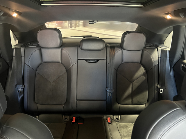 注目の認定中古車 ｜ ポルシェセンター青山 世田谷認定中古車センター