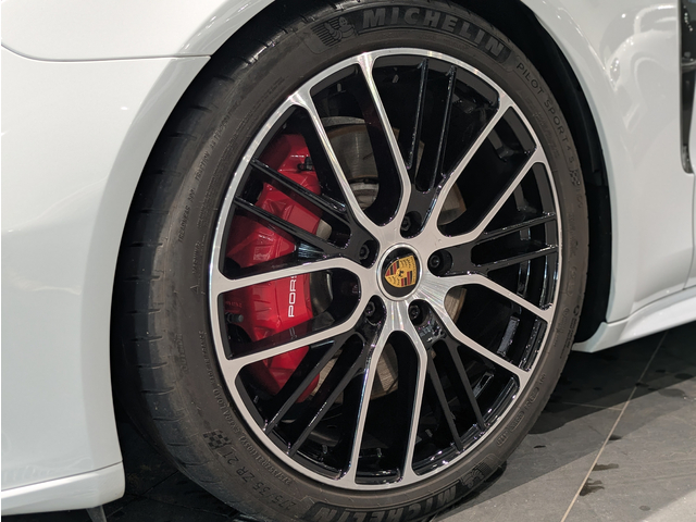 注目の認定中古車 ｜ ポルシェセンター札幌 ｜ Dr. Ing. h.c. F