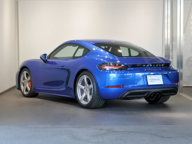 注目の認定中古車 ポルシェセンター中大阪 認定中古車センター Dr Ing H C F ポルシェ Ag