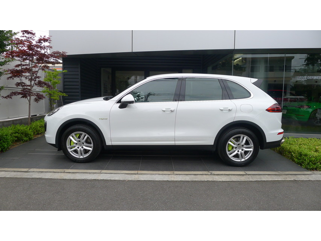 注目の認定中古車 ポルシェセンター京都 Dr Ing H C F ポルシェ Ag