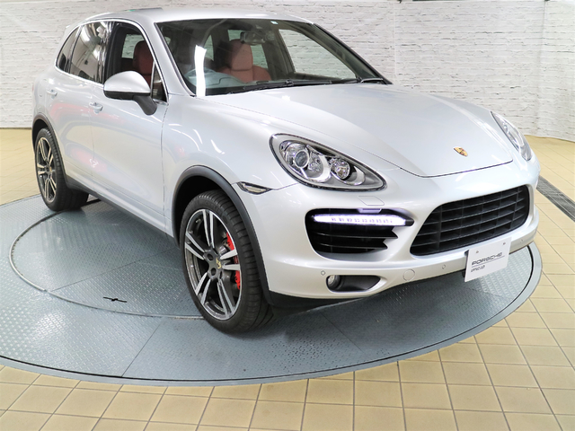 注目の認定中古車 ポルシェセンター浜田山 荻窪認定中古車センター Dr Ing H C F ポルシェ Ag