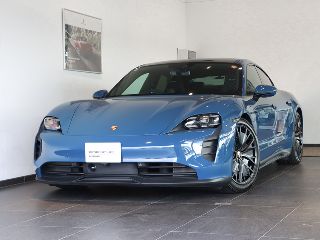 MY2022　タイカンGTS　１オーナー　ガレージ保管　禁煙車