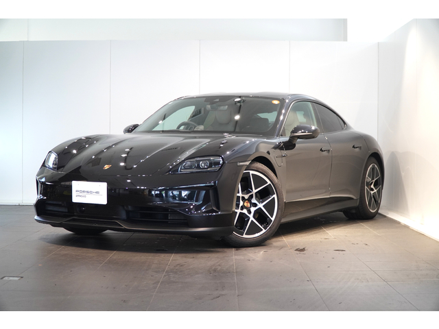 2025年式　新型タイカン　右ハンドル
