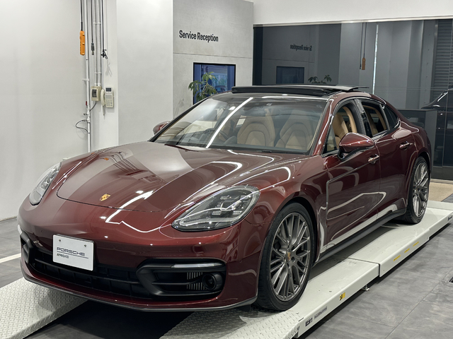 MY2023　パナメーラ プラチナエディション
