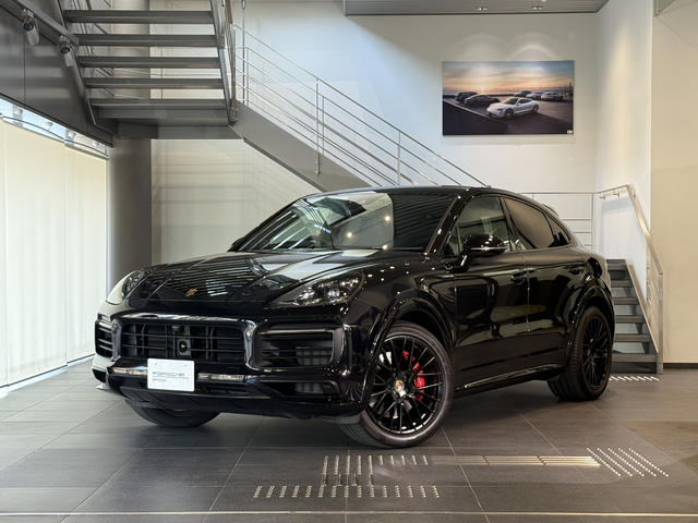 2023年式　カイエンGTSクーペ　RHD　ティプトロニックS
