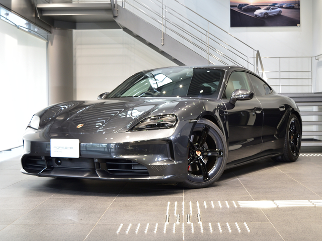 2024年式　タイカン4S　RHD　AT