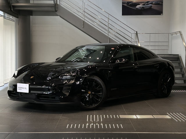 2024年式　タイカンGTS　AT　RHD