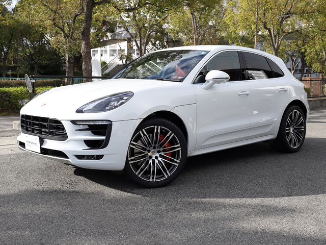 2018 Macan Turbo Performance PDK RHD