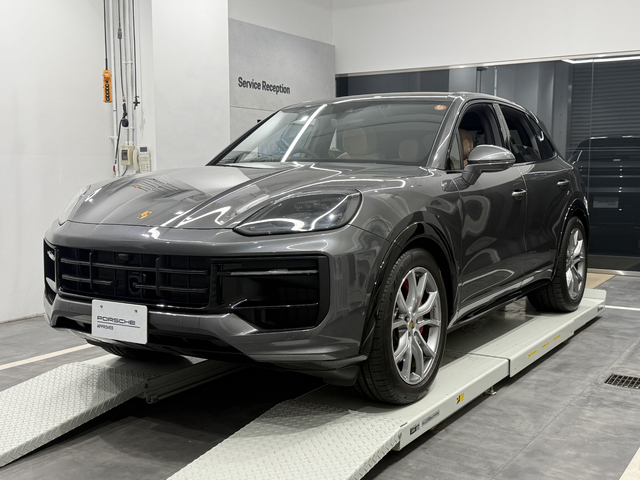 MY2024　カイエンGTS　RHD【R26-0210】