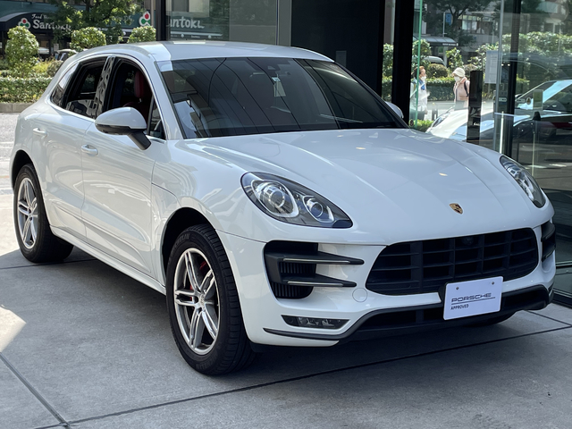 注目の認定中古車 ポルシェセンター銀座 小石川認定中古車センター Dr Ing H C F ポルシェ Ag