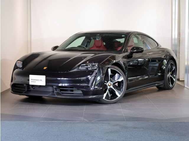 2023年式　タイカンターボS　RHD　AT
