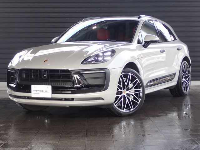 Macan T