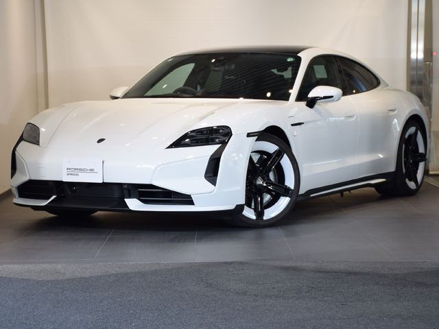 2025年式　タイカンターボ　RHD　AT