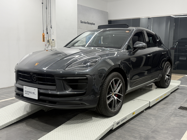 MY2023　マカンS　RHD【R26-0321】