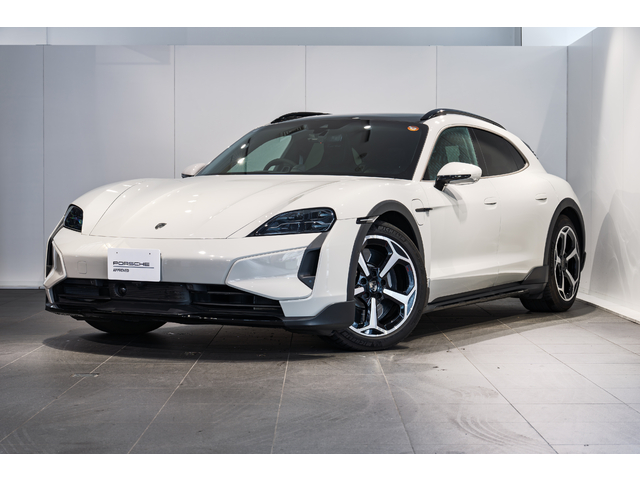 2025年式　タイカンターボCT　右ハンドル