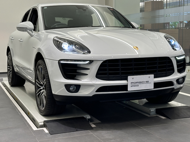 MY18 Macan RHD【K25-0436】