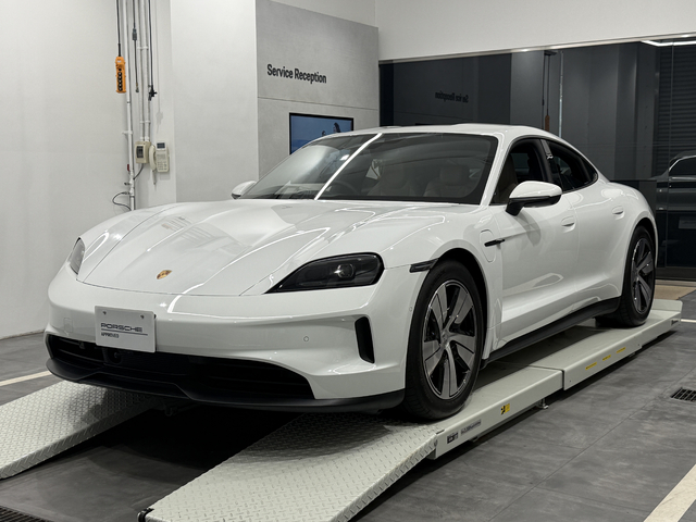 MY2025　タイカン　RHD【R26-0101】