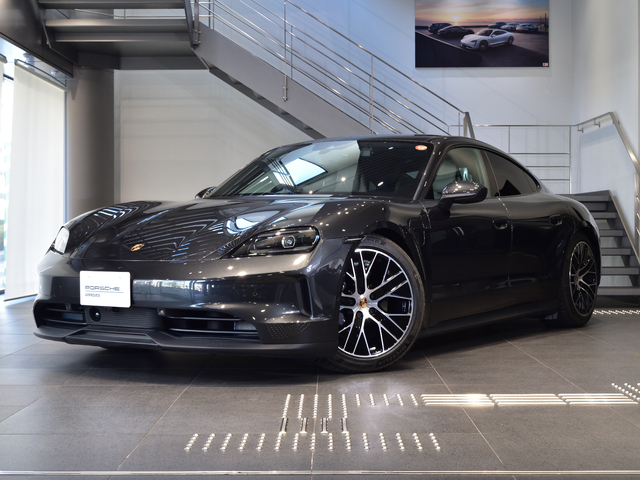 2025年式　タイカン　RHD　AT