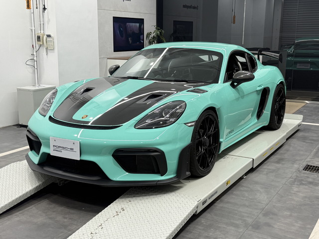 MY2024  718ケイマンGT4RS RHD【R25-1103】特注色