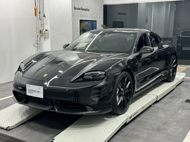 MY2024　タイカンGTS 【R25-0603】