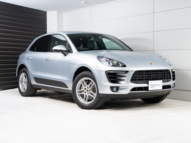 注目の認定中古車 ポルシェセンター名古屋 認定中古車センター Dr Ing H C F ポルシェ Ag