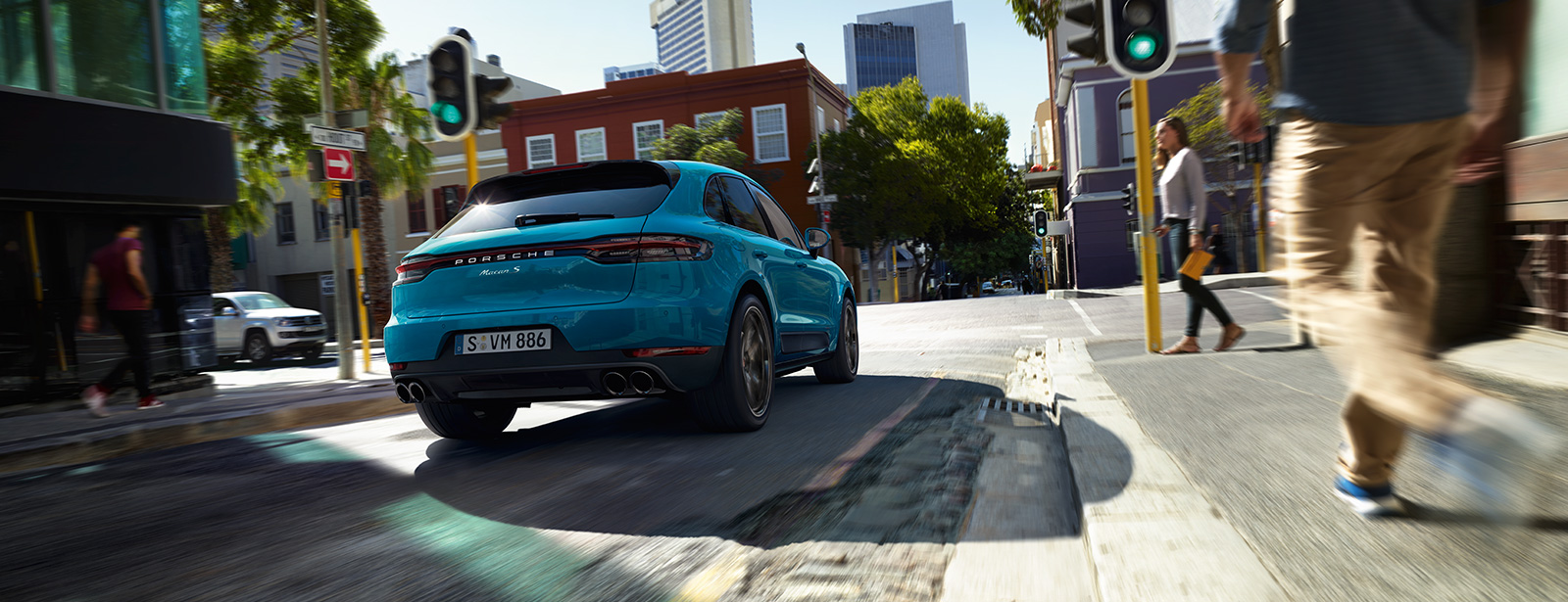 Porsche - The new Macan Debut Fair