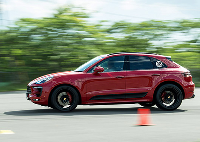 夢は 何度見てもいい 人生に70日間の冒険を ポルシェ ジャパン